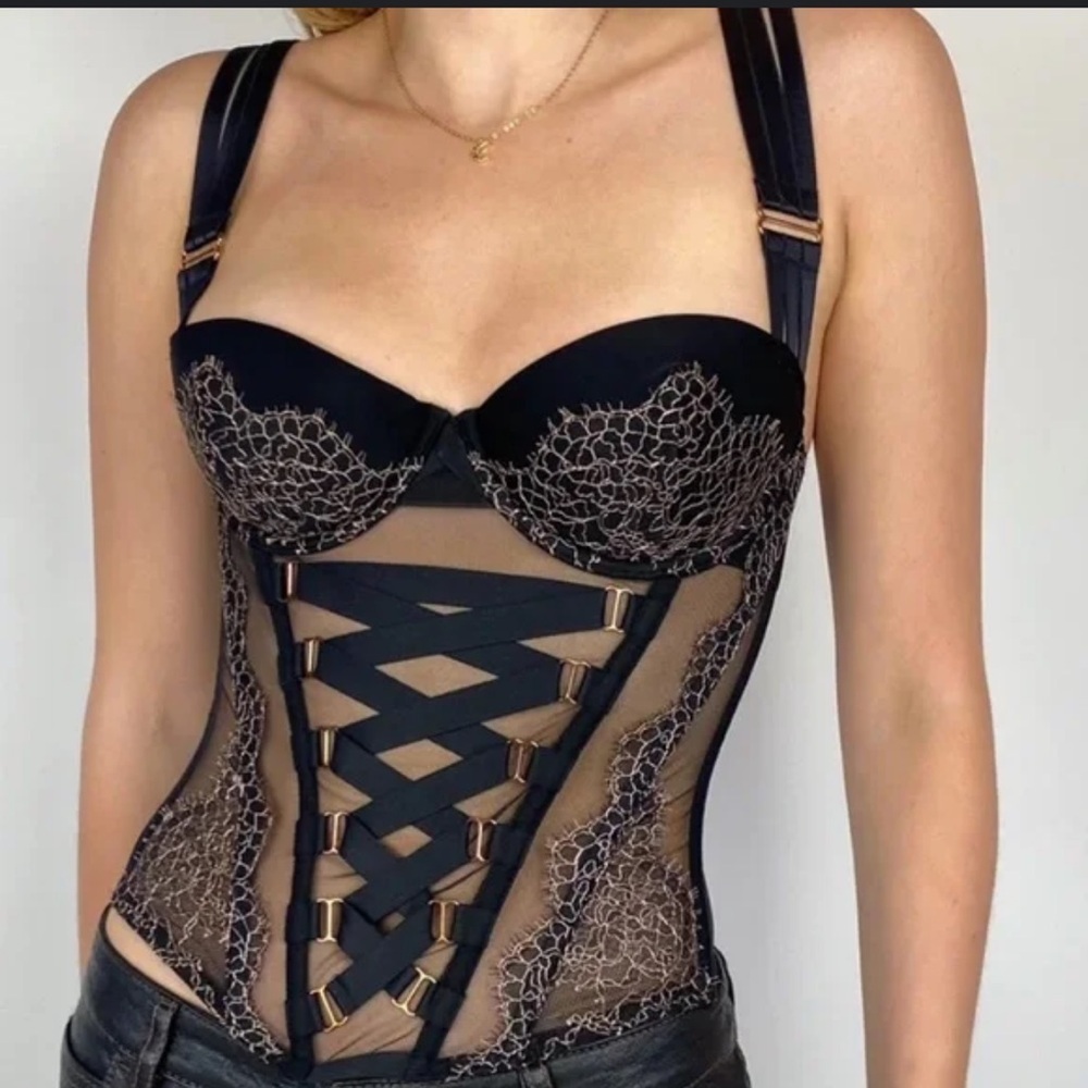 Victoria Secret Chantilly Lace Meah Corseted Bustier size 34C - Picture 2 of 16